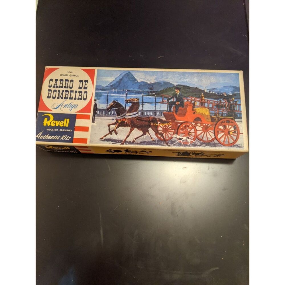 Vintage Revell Carro De Bombeiro Antigo H-701 Model Kit